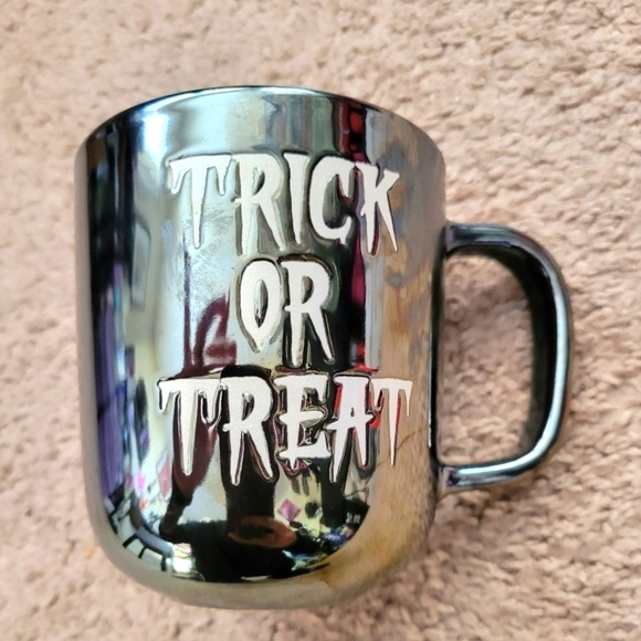 Trick or treat  mug - Picture 1 of 2